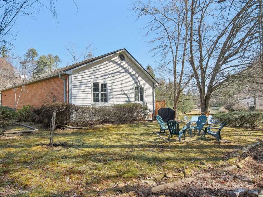 48 Teal Court, Brevard, NC 28712.  MLS# CAR4216541, YatesRealty ID 8156. 