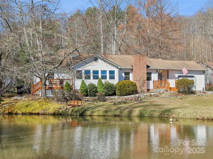 48 Teal Court, Brevard, NC 28712.  MLS# CAR4216541, YatesRealty ID 8156. 