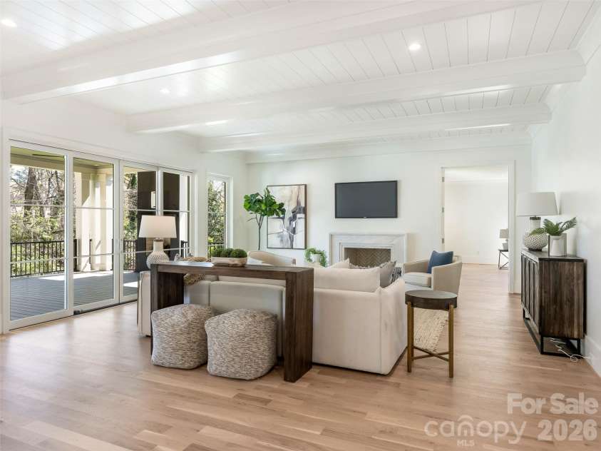 6740 Newhall Road, Charlotte, NC 28270.  MLS# CAR4394590, YatesRealty ID 8156. Great Room