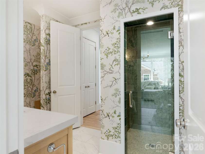 6740 Newhall Road, Charlotte, NC 28270.  MLS# CAR4394590, YatesRealty ID 8156. Main Floor Full Bath