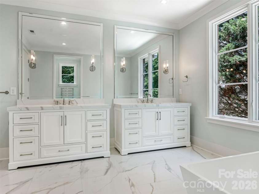 6740 Newhall Road, Charlotte, NC 28270.  MLS# CAR4394590, YatesRealty ID 8156. Primary Bath
