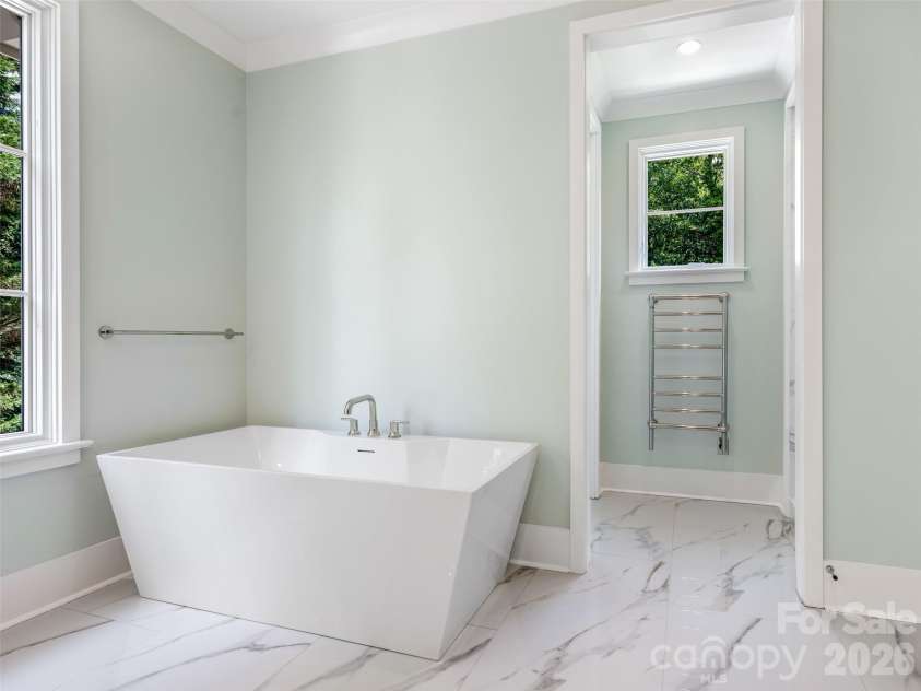 6740 Newhall Road, Charlotte, NC 28270.  MLS# CAR4394590, YatesRealty ID 8156. Primary Bath