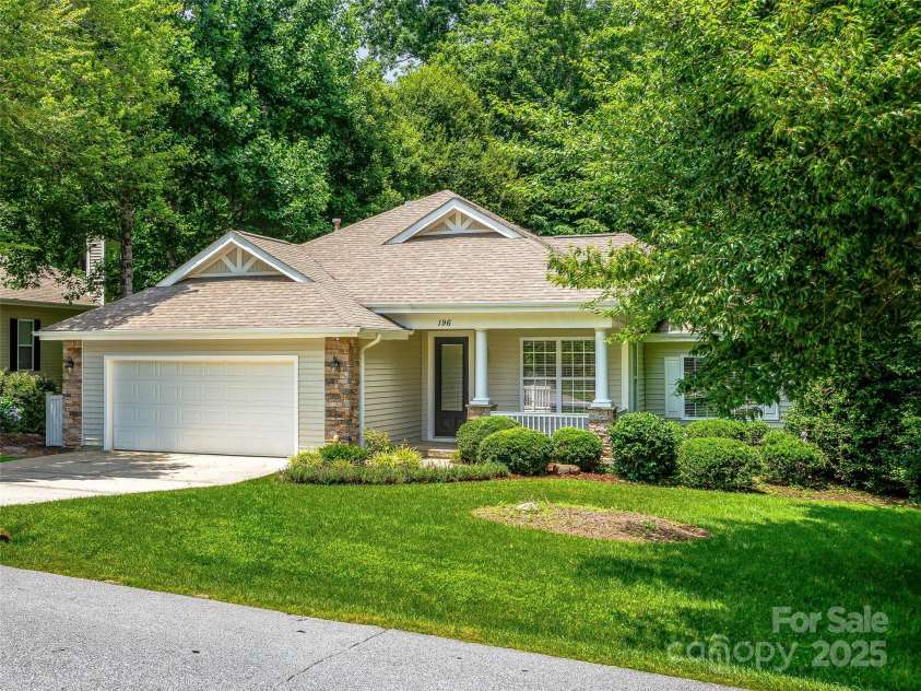 196 Eagle Chase Lane, Etowah, NC 28729.  MLS# CAR4232236, YatesRealty ID 8157. 