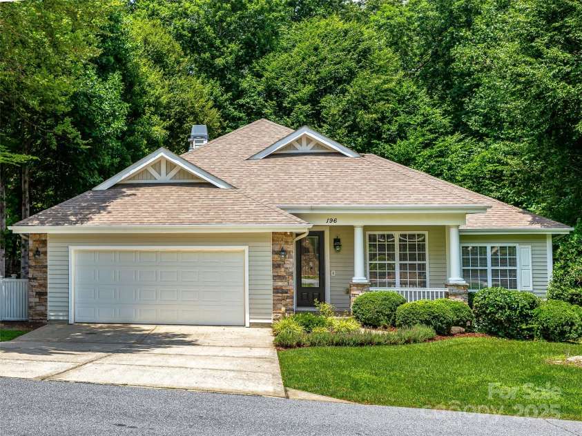 196 Eagle Chase Lane, Etowah, NC 28729.  MLS# CAR4232236, YatesRealty ID 8157. 