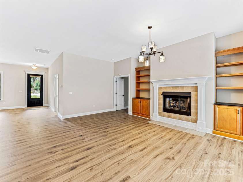 196 Eagle Chase Lane, Etowah, NC 28729.  MLS# CAR4232236, YatesRealty ID 8157. 