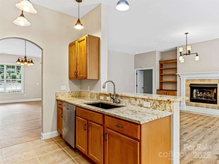 196 Eagle Chase Lane, Etowah, NC 28729.  MLS# CAR4232236, YatesRealty ID 8157. 