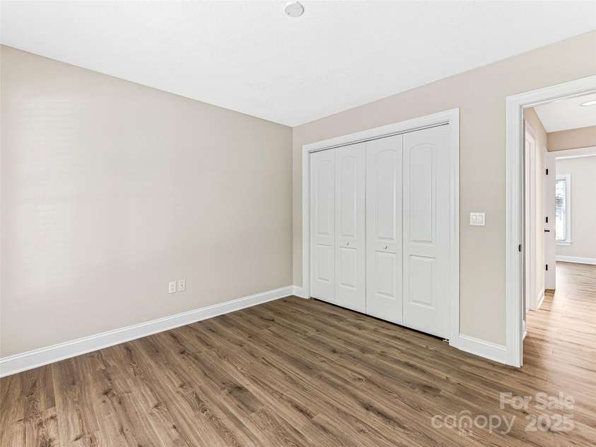 196 Eagle Chase Lane, Etowah, NC 28729.  MLS# CAR4232236, YatesRealty ID 8157. 