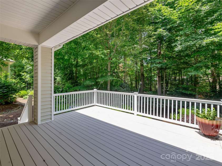 196 Eagle Chase Lane, Etowah, NC 28729.  MLS# CAR4232236, YatesRealty ID 8157. 
