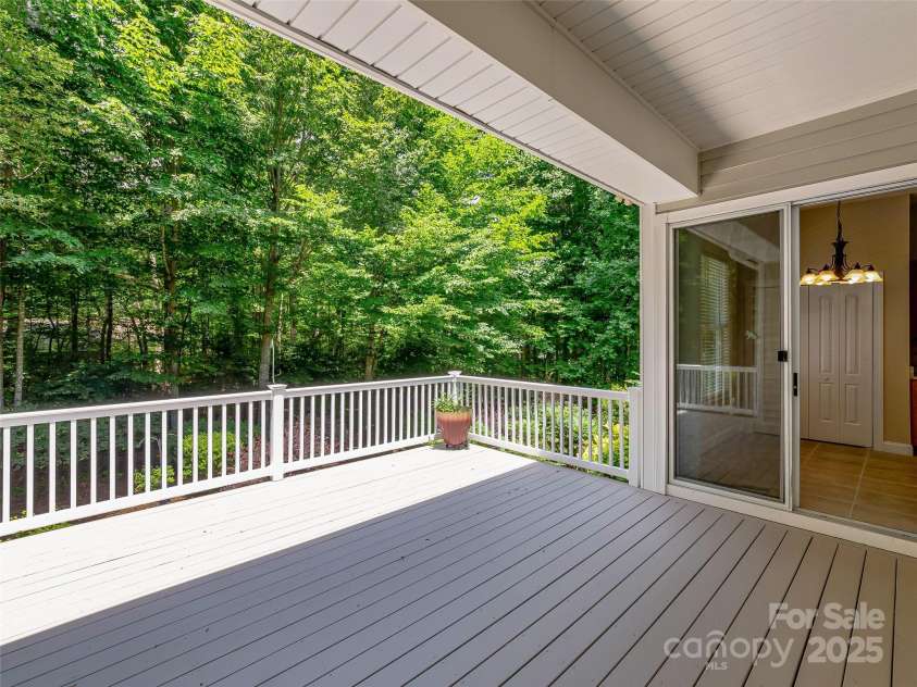 196 Eagle Chase Lane, Etowah, NC 28729.  MLS# CAR4232236, YatesRealty ID 8157. 