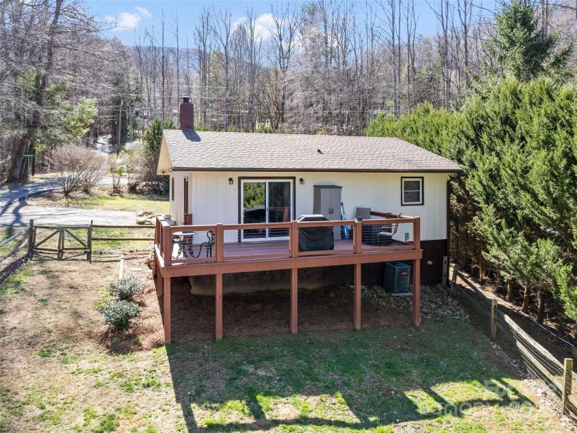 256 Apple Tree Court, Waynesville, NC 28786.  MLS# CAR4240063, YatesRealty ID 8158. 