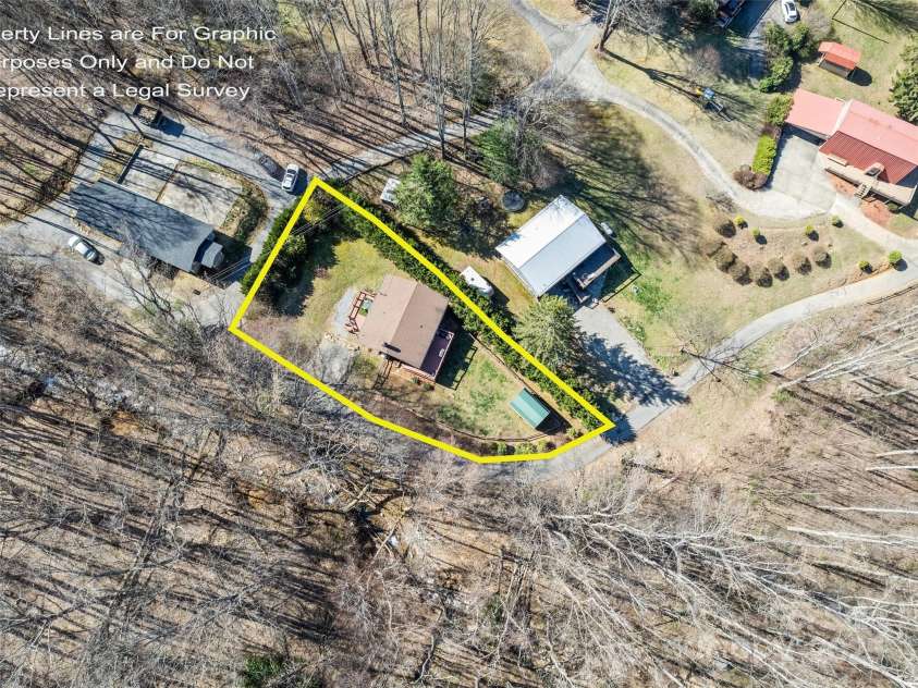 256 Apple Tree Court, Waynesville, NC 28786.  MLS# CAR4240063, YatesRealty ID 8158. 