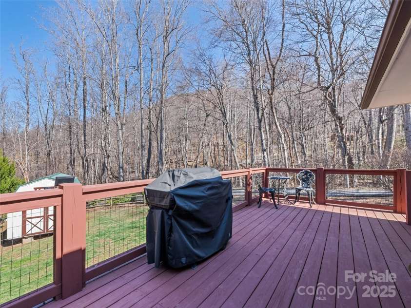 256 Apple Tree Court, Waynesville, NC 28786.  MLS# CAR4240063, YatesRealty ID 8158. 