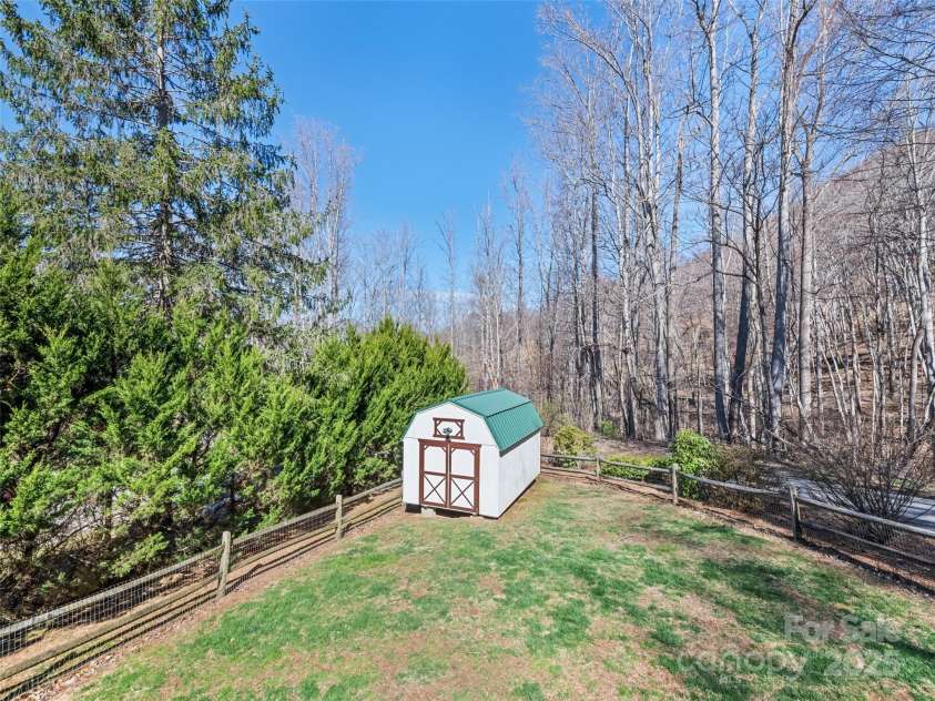 256 Apple Tree Court, Waynesville, NC 28786.  MLS# CAR4240063, YatesRealty ID 8158. 