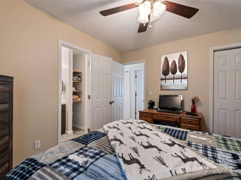 256 Apple Tree Court, Waynesville, NC 28786.  MLS# CAR4240063, YatesRealty ID 8158. 