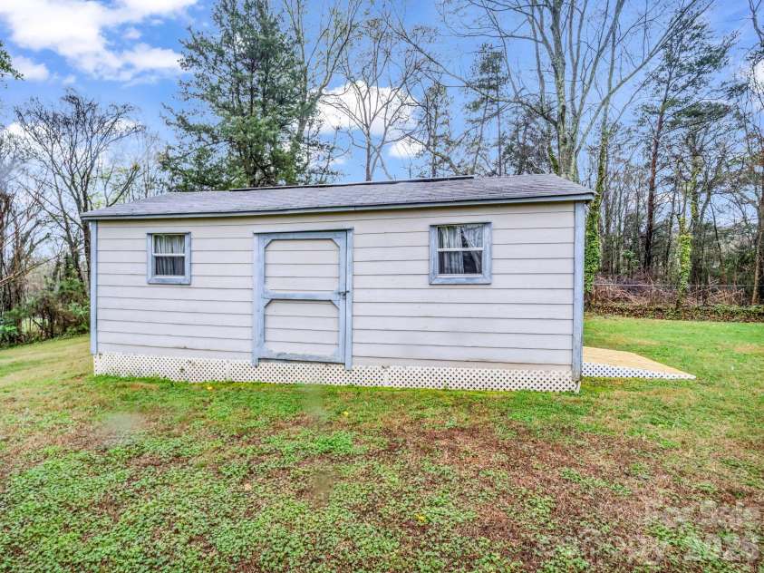 227 Thermal Drive, Forest City, NC 28043.  MLS# CAR4358647, YatesRealty ID 8159. 
