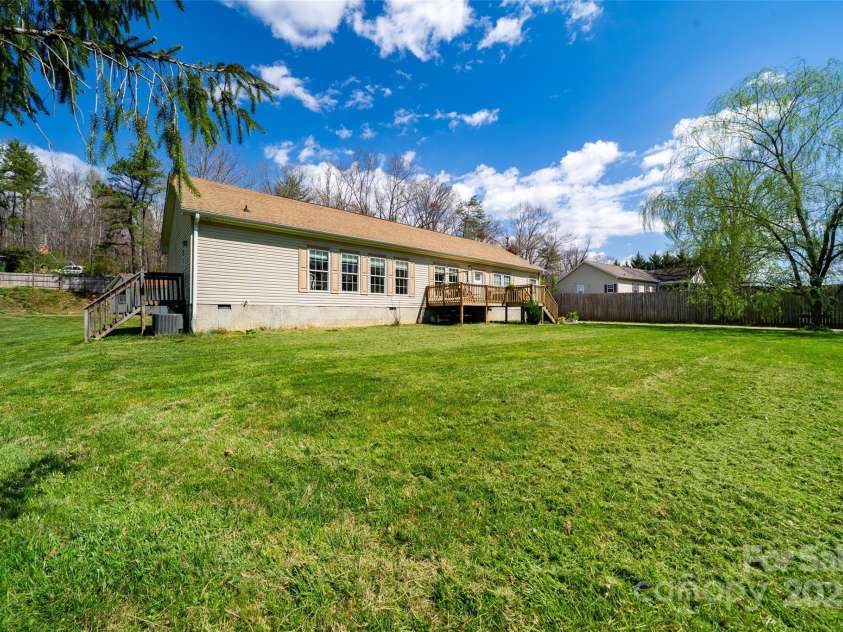 86 Concord Road, Asheville, NC 28803.  MLS# CAR4244560, YatesRealty ID 8159. 