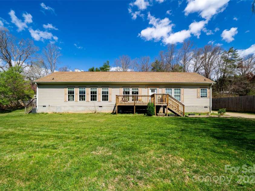 86 Concord Road, Asheville, NC 28803.  MLS# CAR4244560, YatesRealty ID 8159. 