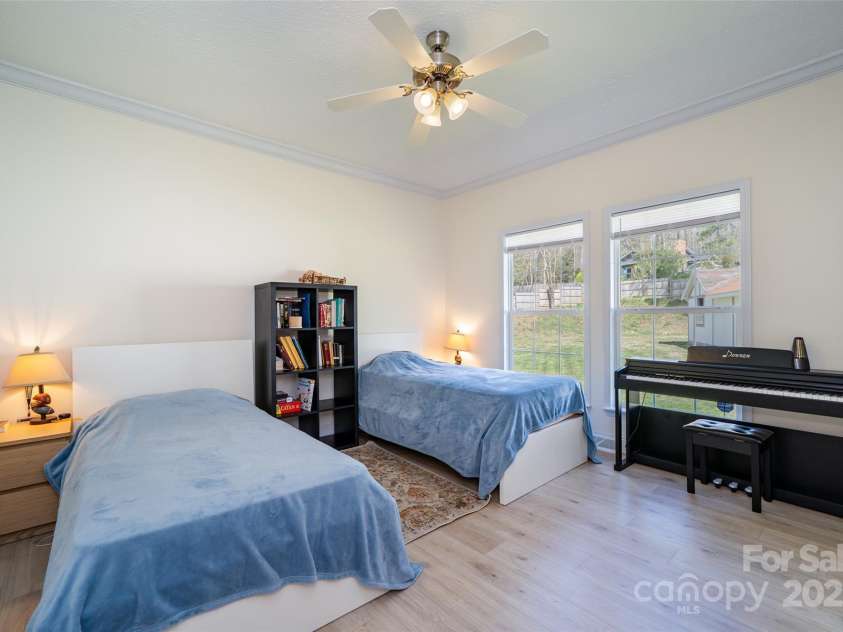 86 Concord Road, Asheville, NC 28803.  MLS# CAR4244560, YatesRealty ID 8159. 