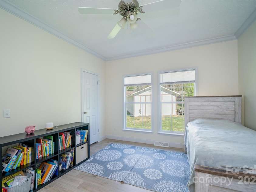 86 Concord Road, Asheville, NC 28803.  MLS# CAR4244560, YatesRealty ID 8159. 