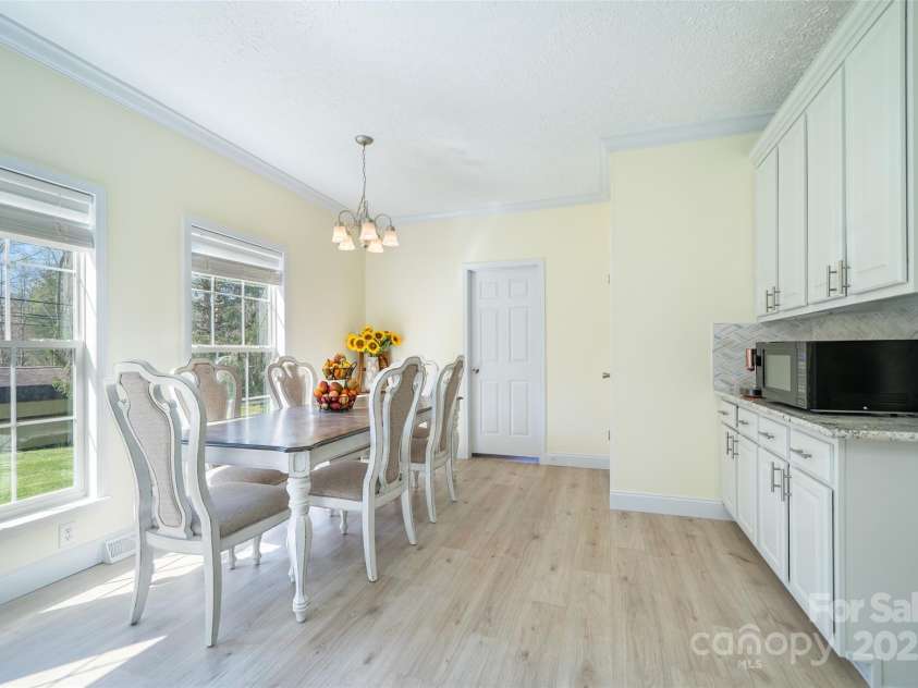 86 Concord Road, Asheville, NC 28803.  MLS# CAR4244560, YatesRealty ID 8159. 