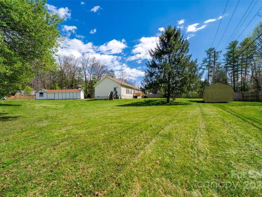 86 Concord Road, Asheville, NC 28803.  MLS# CAR4244560, YatesRealty ID 8159. 