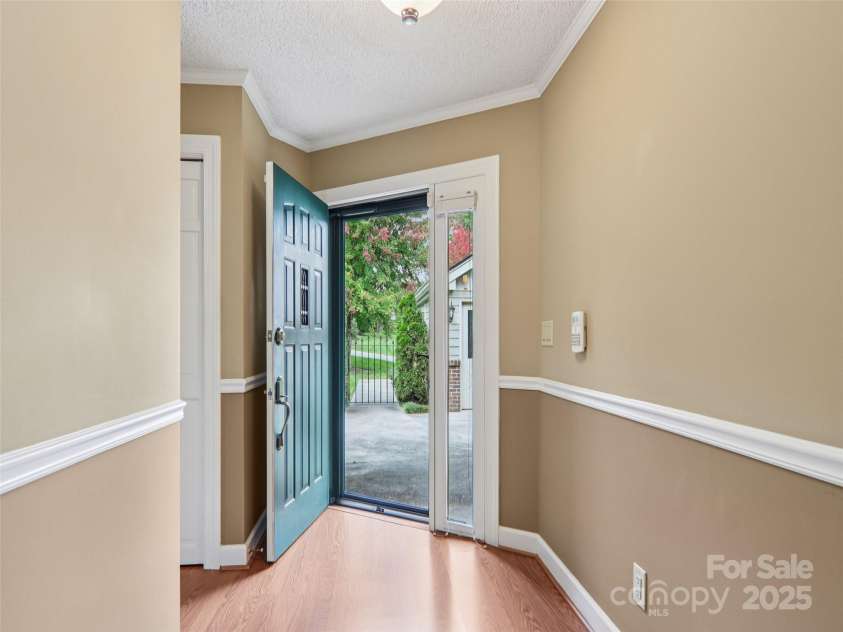 102 Glenbrook Drive, Hendersonville, NC 28739.  MLS# CAR4313168, YatesRealty ID 8160. 