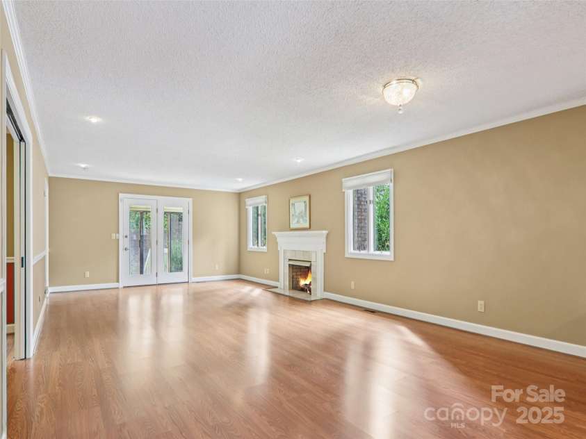 102 Glenbrook Drive, Hendersonville, NC 28739.  MLS# CAR4313168, YatesRealty ID 8160. 