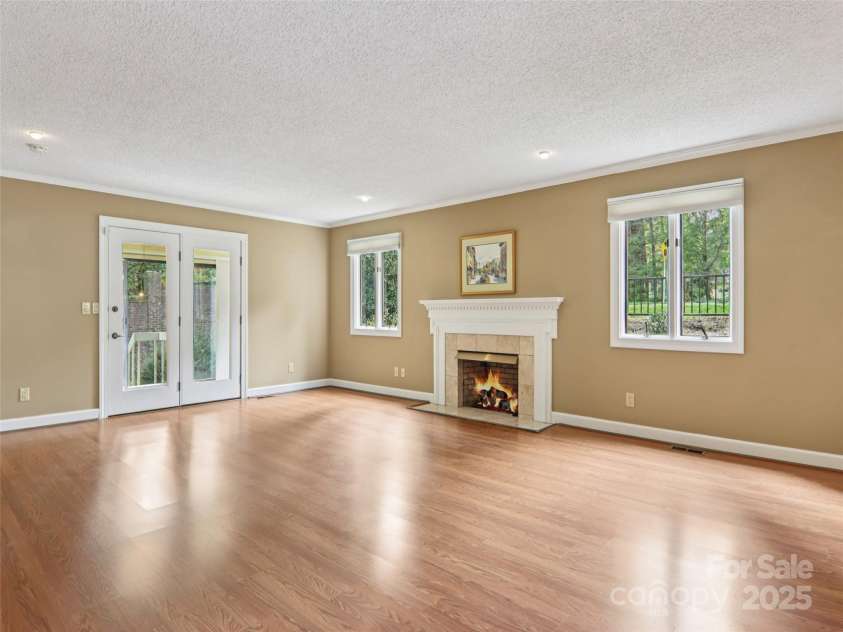102 Glenbrook Drive, Hendersonville, NC 28739.  MLS# CAR4313168, YatesRealty ID 8160. 