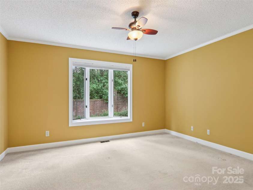 102 Glenbrook Drive, Hendersonville, NC 28739.  MLS# CAR4313168, YatesRealty ID 8160. 