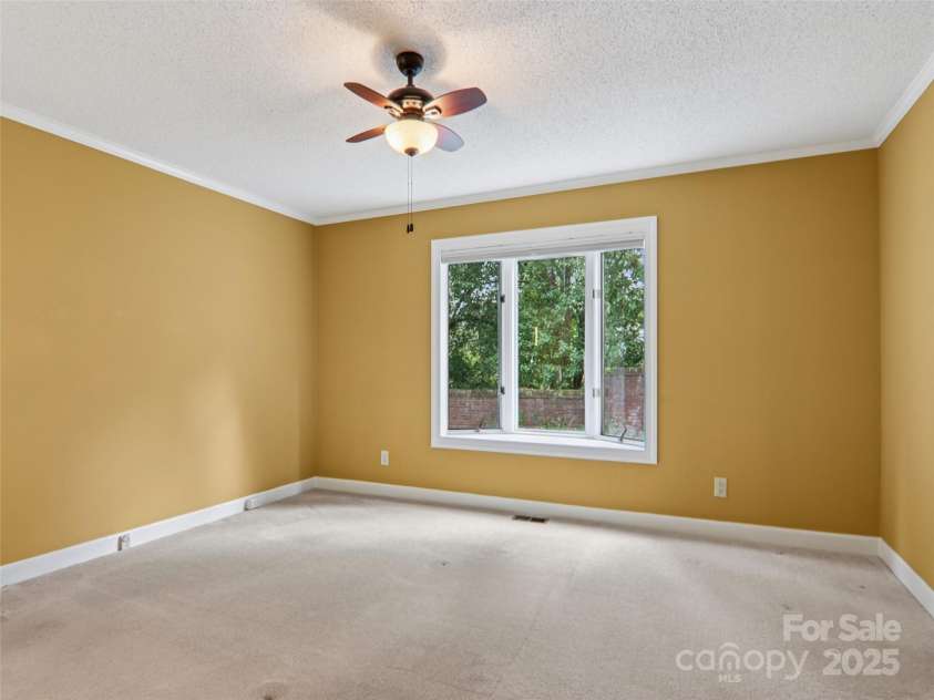 102 Glenbrook Drive, Hendersonville, NC 28739.  MLS# CAR4313168, YatesRealty ID 8160. 