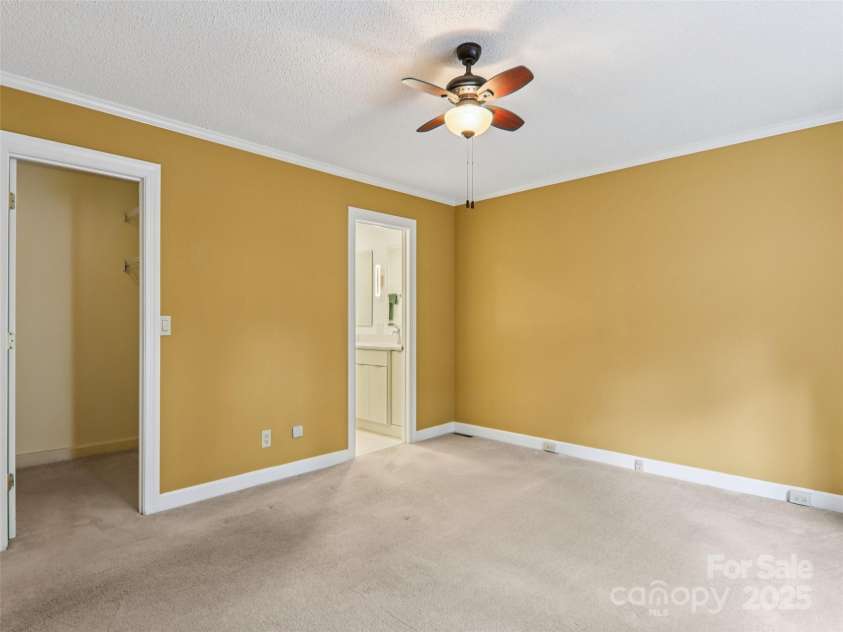 102 Glenbrook Drive, Hendersonville, NC 28739.  MLS# CAR4313168, YatesRealty ID 8160. 