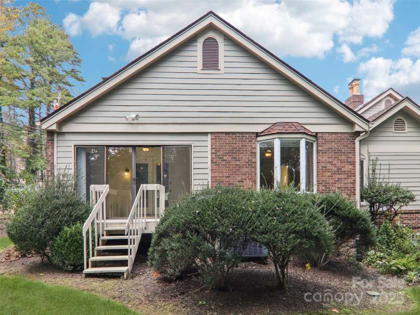 102 Glenbrook Drive, Hendersonville, NC 28739.  MLS# CAR4313168, YatesRealty ID 8160. 
