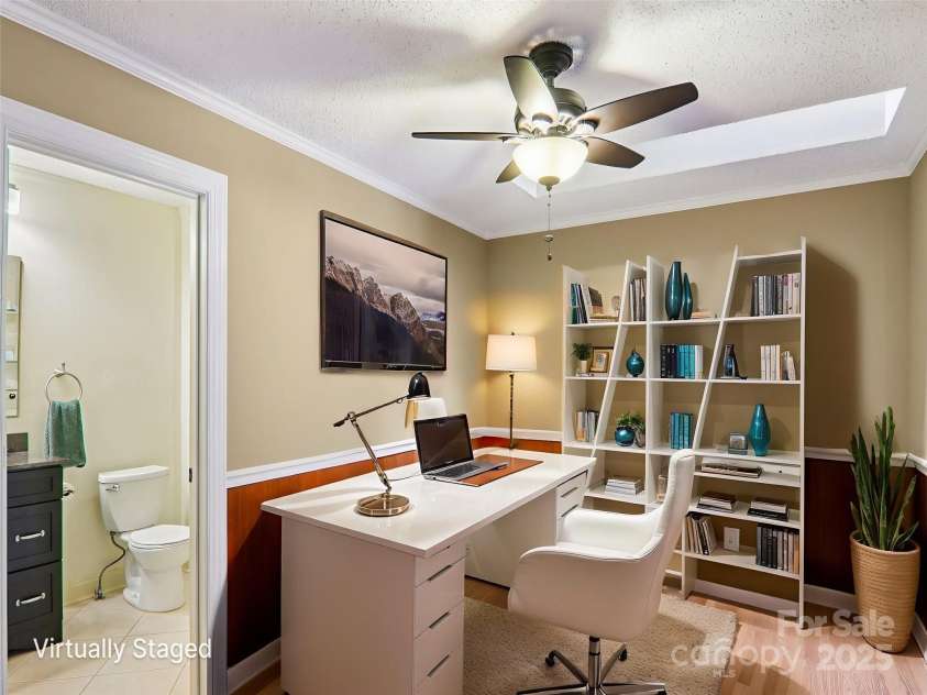 102 Glenbrook Drive, Hendersonville, NC 28739.  MLS# CAR4313168, YatesRealty ID 8160. 