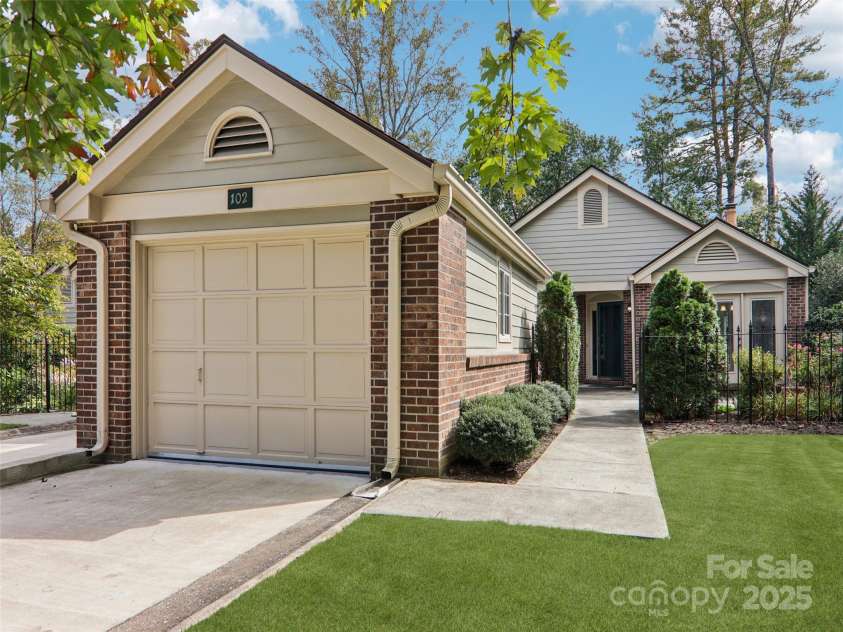 102 Glenbrook Drive, Hendersonville, NC 28739.  MLS# CAR4313168, YatesRealty ID 8160. 