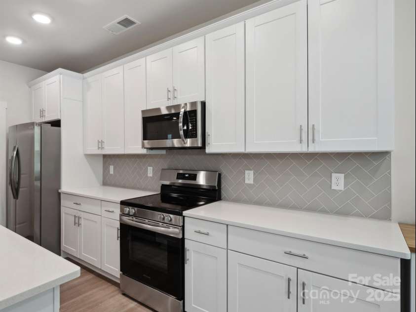 1045 Cavalier Lane, Rock Hill, SC 29730.  MLS# CAR4244737, YatesRealty ID 8160. 