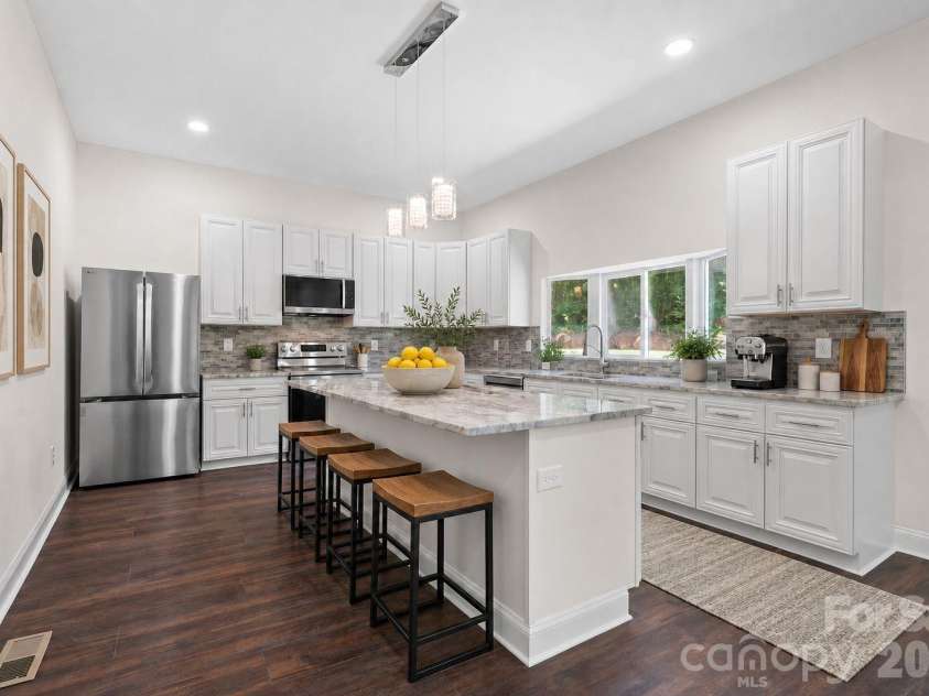 1820 Hewitt Avenue, Newton, NC 28658.  MLS# CAR4399836, YatesRealty ID 8161. 