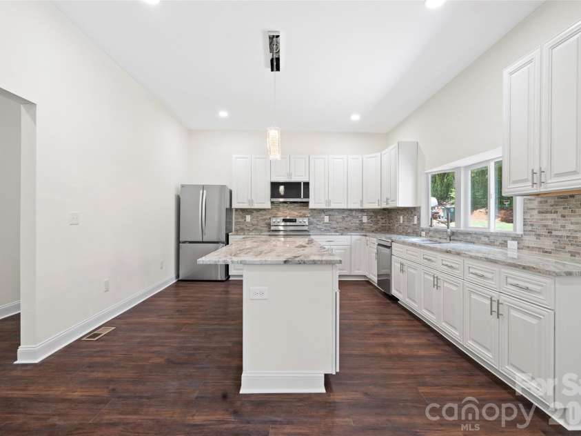 1820 Hewitt Avenue, Newton, NC 28658.  MLS# CAR4399836, YatesRealty ID 8161. 