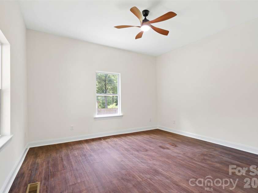 1820 Hewitt Avenue, Newton, NC 28658.  MLS# CAR4399836, YatesRealty ID 8161. 