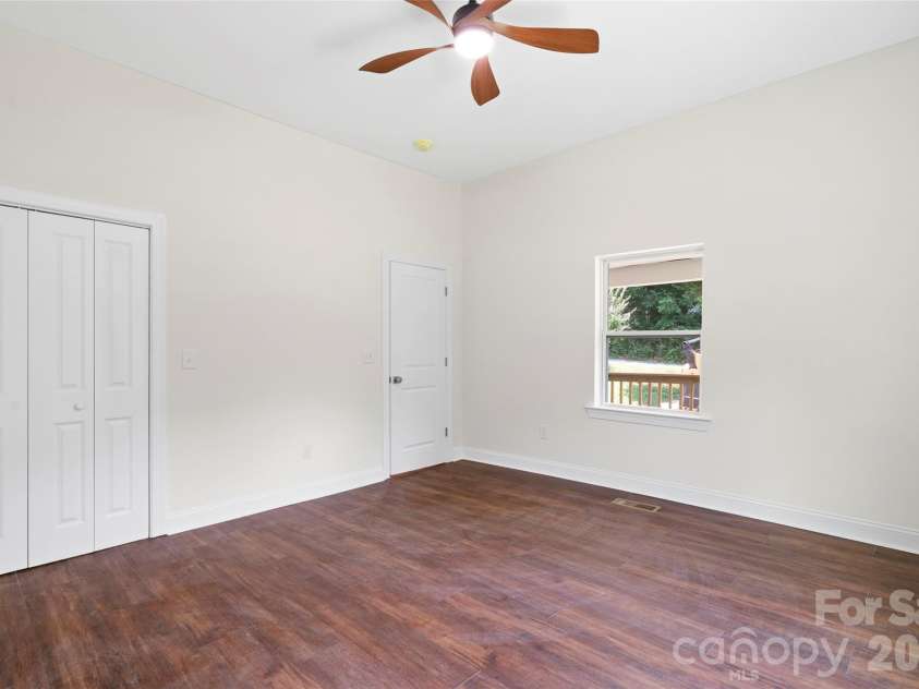 1820 Hewitt Avenue, Newton, NC 28658.  MLS# CAR4399836, YatesRealty ID 8161. 