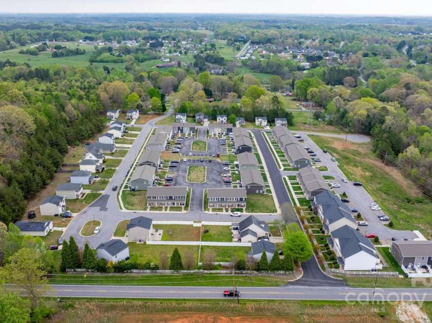 3722 Windy Pine Lane, Hickory, NC 28601.  MLS# CAR4245761, YatesRealty ID 8161. 