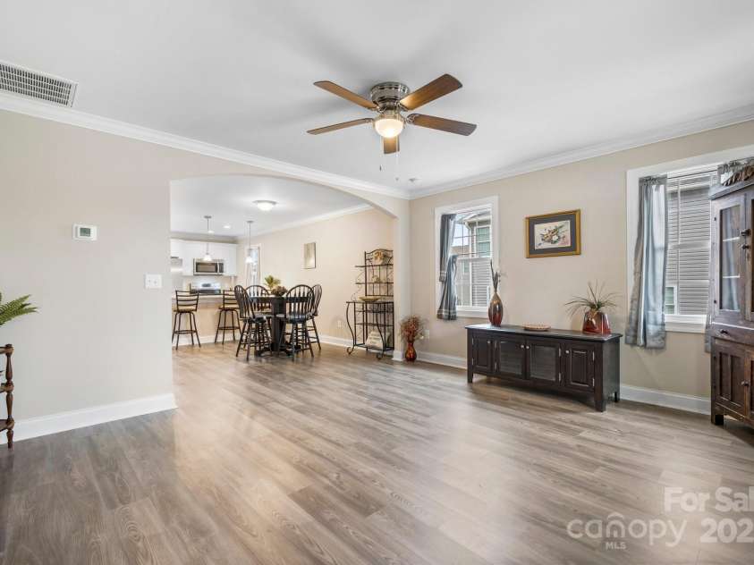 3722 Windy Pine Lane, Hickory, NC 28601.  MLS# CAR4245761, YatesRealty ID 8161. 