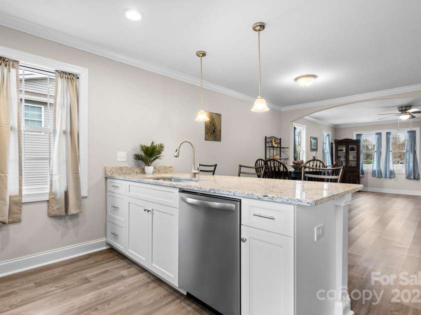 3722 Windy Pine Lane, Hickory, NC 28601.  MLS# CAR4245761, YatesRealty ID 8161. 