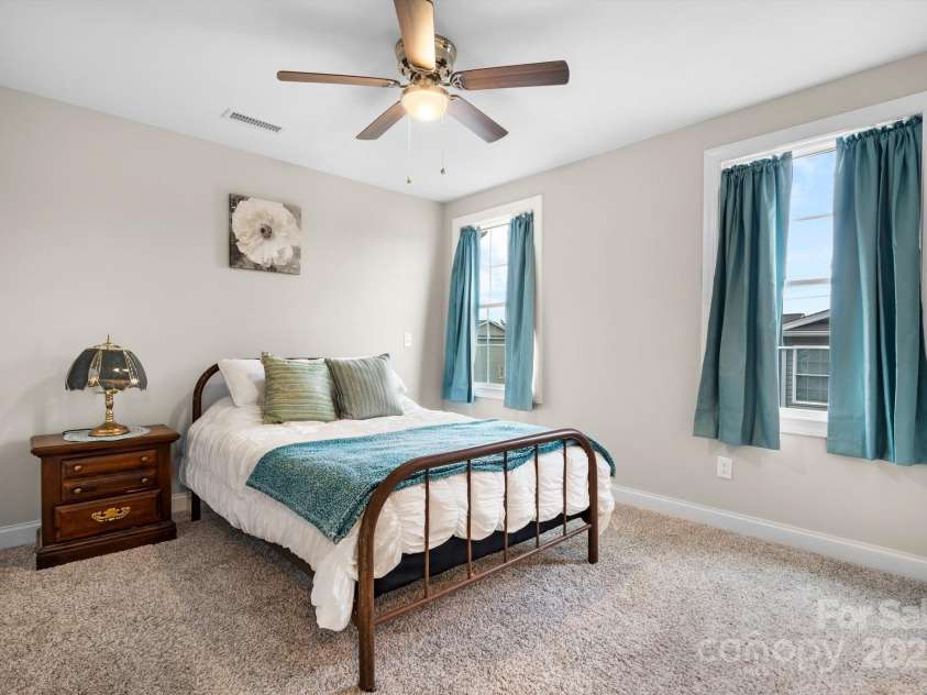 3722 Windy Pine Lane, Hickory, NC 28601.  MLS# CAR4245761, YatesRealty ID 8161. 