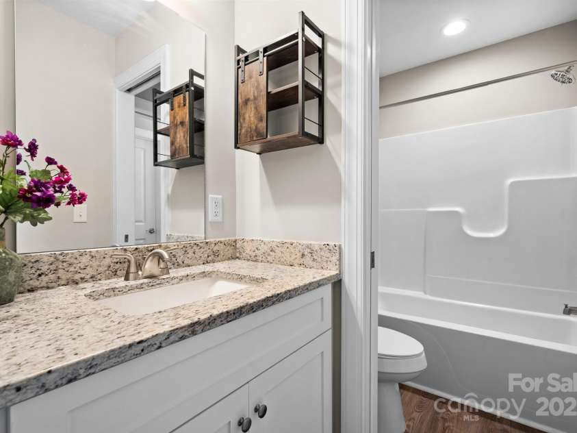 3722 Windy Pine Lane, Hickory, NC 28601.  MLS# CAR4245761, YatesRealty ID 8161. 