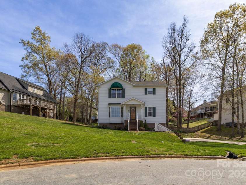 106 Zachary Kent Drive, Archdale, NC 27263.  MLS# CAR4243527, YatesRealty ID 8162. 