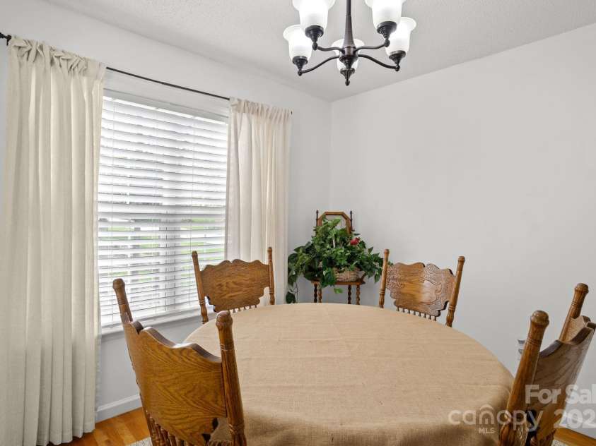 106 Zachary Kent Drive, Archdale, NC 27263.  MLS# CAR4243527, YatesRealty ID 8162. 