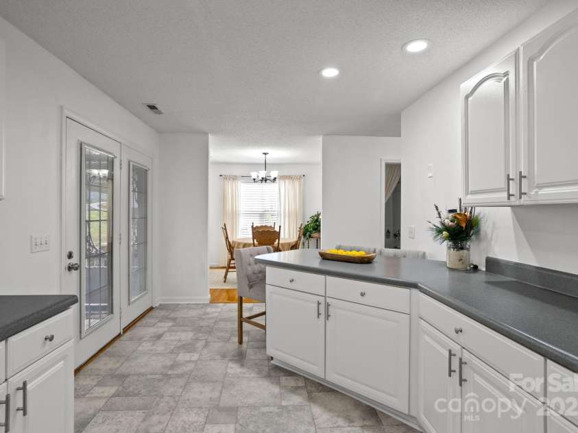 106 Zachary Kent Drive, Archdale, NC 27263.  MLS# CAR4243527, YatesRealty ID 8162. 