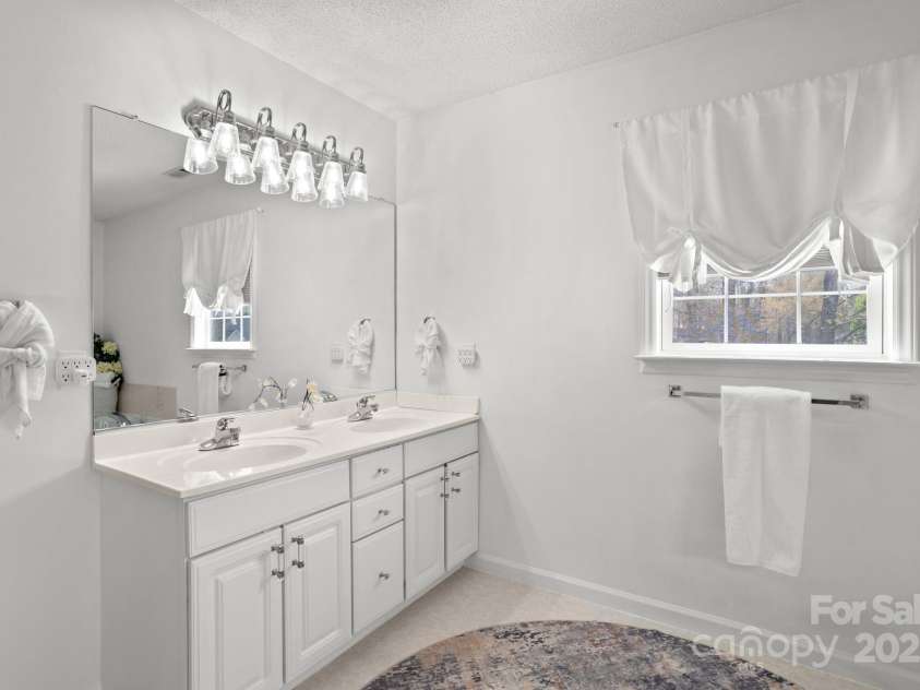 106 Zachary Kent Drive, Archdale, NC 27263.  MLS# CAR4243527, YatesRealty ID 8162. 
