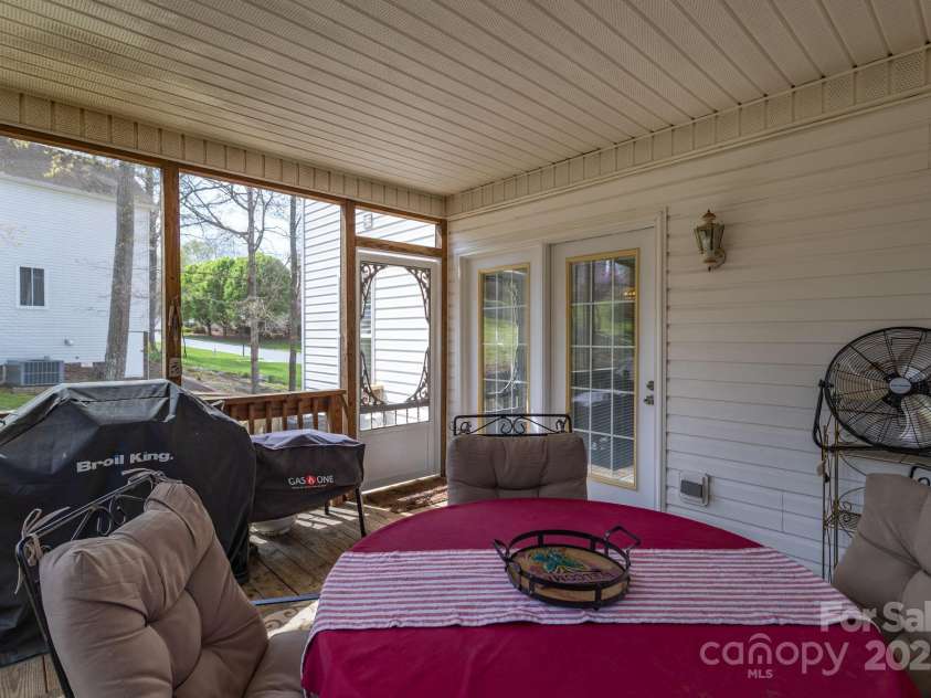 106 Zachary Kent Drive, Archdale, NC 27263.  MLS# CAR4243527, YatesRealty ID 8162. 