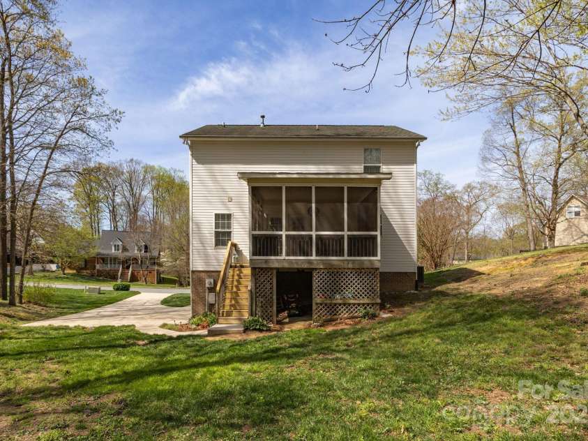 106 Zachary Kent Drive, Archdale, NC 27263.  MLS# CAR4243527, YatesRealty ID 8162. 
